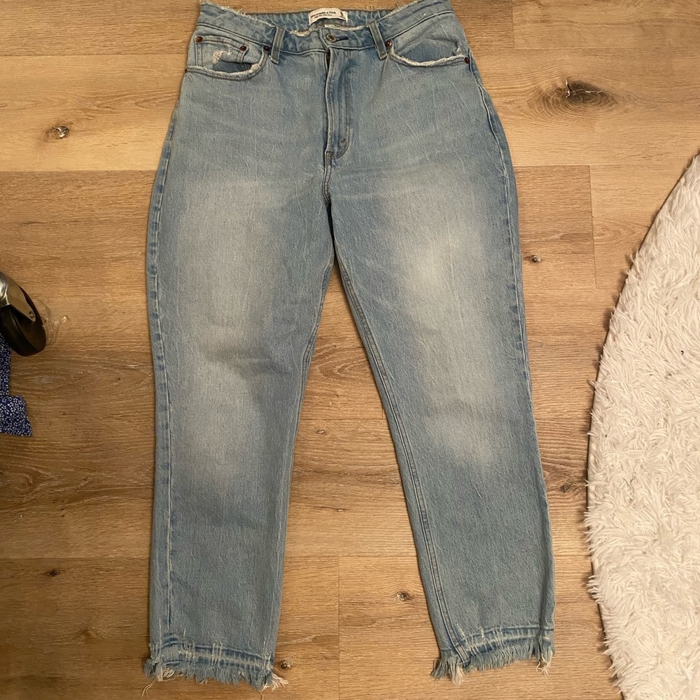 Abercrombie & Fitch Mom Jeans